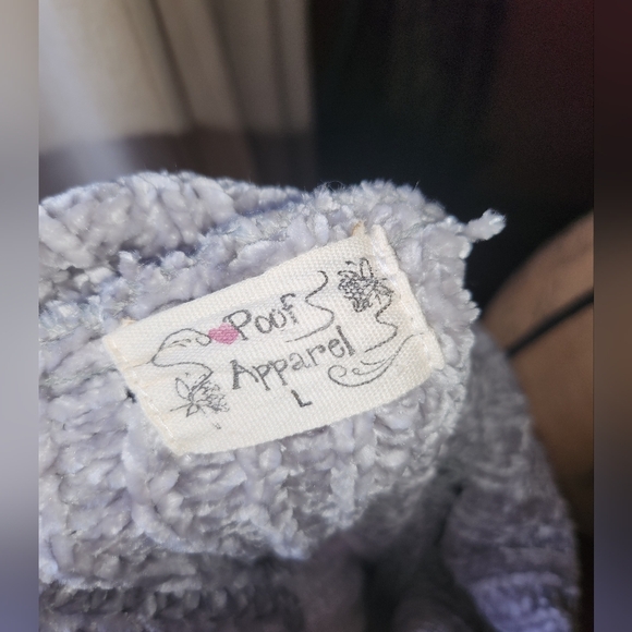 Softest sweater ever - Picture 6 of 8